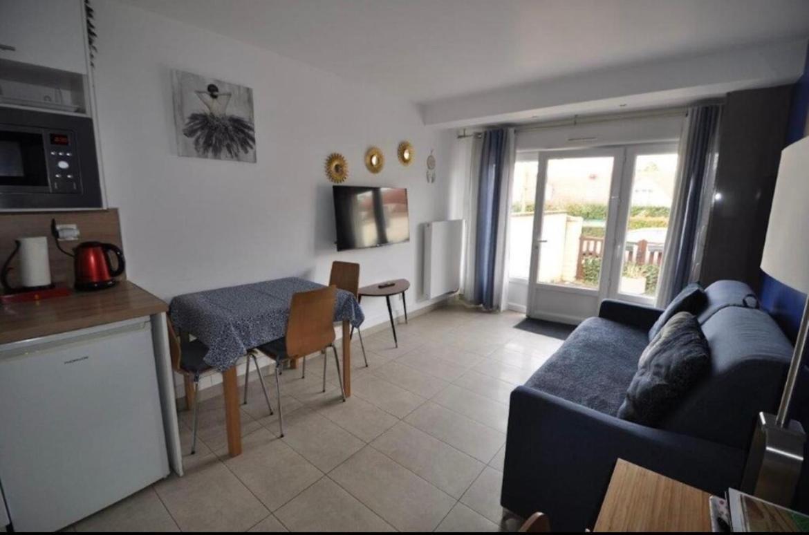 Appartement Cambita Монтеврен Екстериор снимка