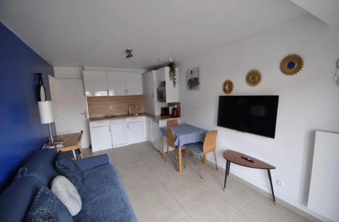 Appartement Cambita Монтеврен Екстериор снимка
